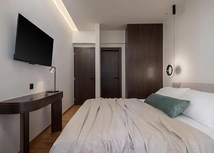 Elkorin Jacuzzi Luxury Living 干尼亞