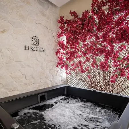 Elkorin Jacuzzi Luxury Living * Hriszí Aktí Haniá